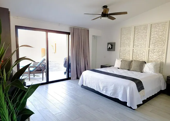 Unit 216-casa Ricardo-ocean View Renovated Holiday home *